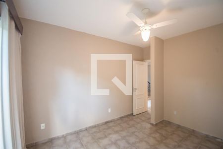 Sala de TV de casa de condomínio à venda com 3 quartos, 200m² em Jardim Chapadão, Campinas