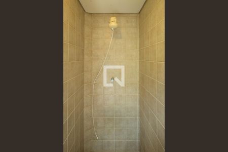 Casa de condomínio à venda com 200m², 3 quartos e 2 vagasBanheiro de Serviço