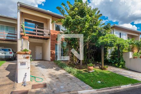 Casa de condomínio à venda com 200m², 3 quartos e 2 vagasFachada