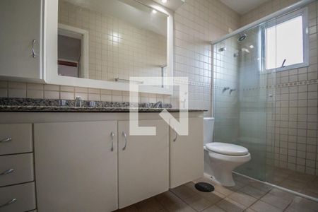 Casa de condomínio à venda com 200m², 3 quartos e 2 vagasBanheiro da Suíte