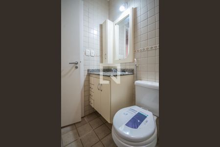 Casa de condomínio à venda com 200m², 3 quartos e 2 vagasBanheiro