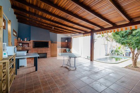 Casa à venda com 250m², 5 quartos e 4 vagasQuintal
