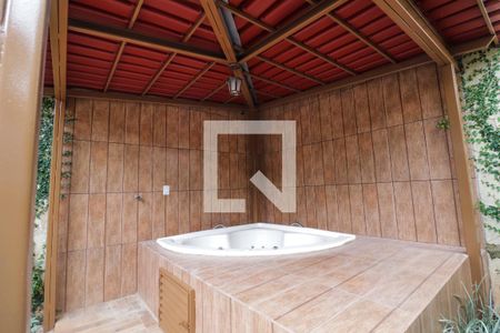Casa para alugar com 170m², 2 quartos e sem vaga Casa para alugar com 170m², 2 quartos e sem vagaBanheira