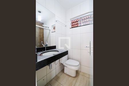 Casa para alugar com 170m², 2 quartos e sem vaga Casa para alugar com 170m², 2 quartos e sem vagaBanheiro da suíte 2