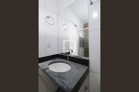 Casa para alugar com 170m², 2 quartos e sem vaga Casa para alugar com 170m², 2 quartos e sem vagaBanheiro da suíte 2