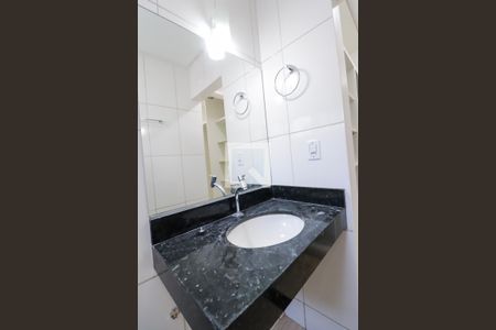 Casa para alugar com 170m², 2 quartos e sem vaga Casa para alugar com 170m², 2 quartos e sem vagaBanheiro da suíte 1