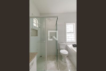 Casa para alugar com 350m², 8 quartos e 3 vagasBanheiro da Suíte