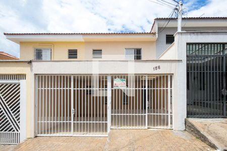 Casa para alugar com 103m², 3 quartos e 2 vagasFachada
