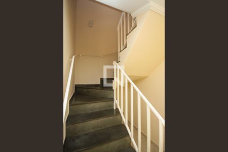 Escada de casa para alugar com 3 quartos, 103m² em Vila Lúcia, São Paulo