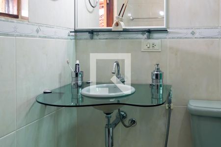 Casa à venda com 164m², 3 quartos e 2 vagas Casa à venda com 164m², 3 quartos e 2 vagasBanheiro Social