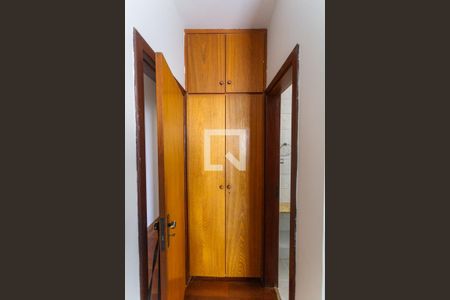 Armário da Suíte de apartamento para alugar com 3 quartos, 97m² em Sagrada Família, Belo Horizonte