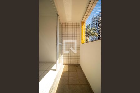 Sacada de apartamento à venda com 2 quartos, 80m² em Vila Itapura, Campinas