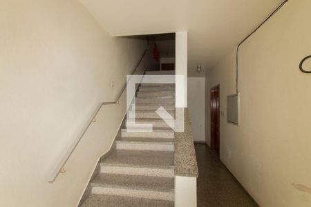 Apartamento à venda com 96m², 3 quartos e sem vagaEscada