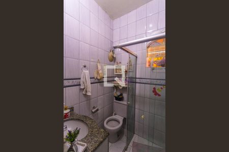 Casa à venda com 180m², 3 quartos e 2 vagas Casa à venda com 180m², 3 quartos e 2 vagasBanheiro da Suíte