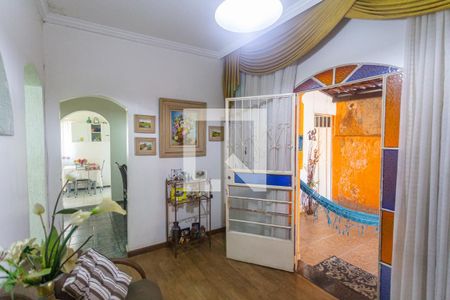 Sala 1 de casa à venda com 3 quartos, 180m² em Santa Efigênia, Belo Horizonte