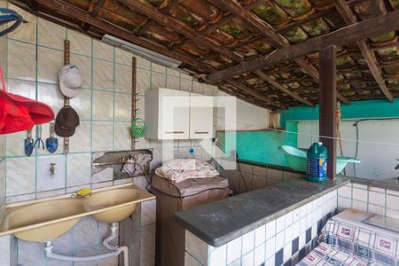 Casa à venda com 180m², 3 quartos e 2 vagas Casa à venda com 180m², 3 quartos e 2 vagasÁrea de Serviço/Quintal