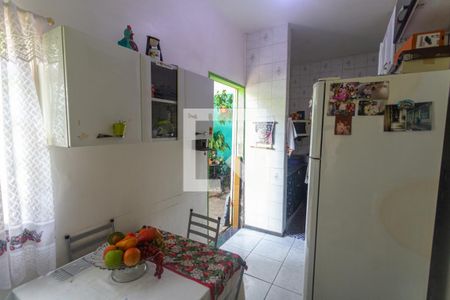 Casa à venda com 180m², 3 quartos e 2 vagas Casa à venda com 180m², 3 quartos e 2 vagasCozinha