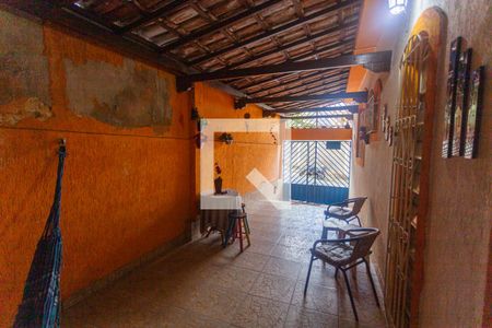 Casa à venda com 180m², 3 quartos e 2 vagas Casa à venda com 180m², 3 quartos e 2 vagasGaragem