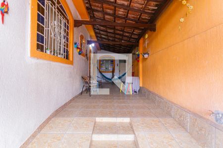 Casa à venda com 180m², 3 quartos e 2 vagas Casa à venda com 180m², 3 quartos e 2 vagasGaragem