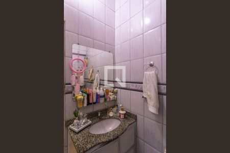 Casa à venda com 180m², 3 quartos e 2 vagas Casa à venda com 180m², 3 quartos e 2 vagasBanheiro da Suíte