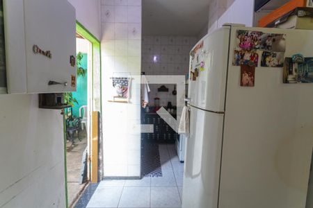 Casa à venda com 180m², 3 quartos e 2 vagas Casa à venda com 180m², 3 quartos e 2 vagasCozinha