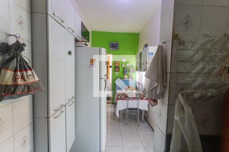 Casa à venda com 180m², 3 quartos e 2 vagas Casa à venda com 180m², 3 quartos e 2 vagasCozinha
