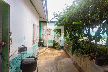 Casa à venda com 180m², 3 quartos e 2 vagas Casa à venda com 180m², 3 quartos e 2 vagasÁrea de Serviço/Quintal