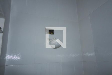 Apartamento para alugar com 95m², 2 quartos e sem vagaDetalhe banheiro área de serviço