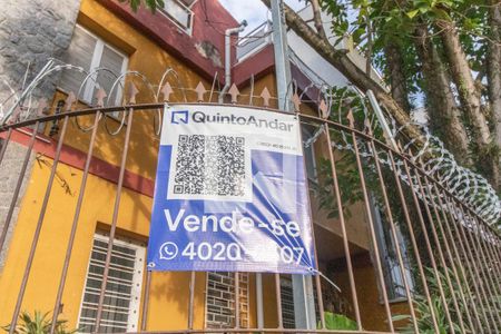 Casa à venda com 162m², 3 quartos e 1 vaga Casa à venda com 162m², 3 quartos e 1 vagaFachada