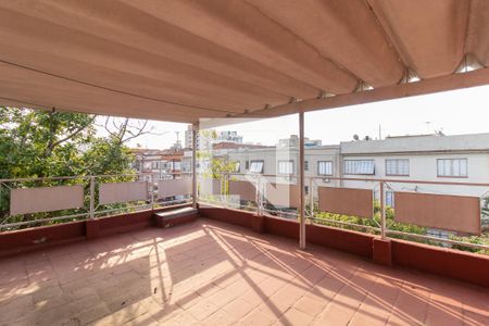 Casa à venda com 162m², 3 quartos e 1 vaga Casa à venda com 162m², 3 quartos e 1 vagaTerraço