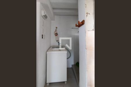 Casa à venda com 162m², 3 quartos e 1 vaga Casa à venda com 162m², 3 quartos e 1 vagaÁrea de Serviço