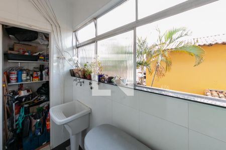 Apartamento à venda com 72m², 2 quartos e 1 vagaÁrea de Serviço