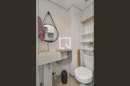 Banheiro de kitnet/studio para alugar com 1 quarto, 11m² em Vila Buarque, São Paulo