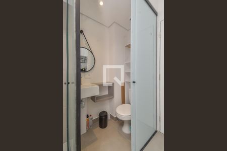 Banheiro de kitnet/studio para alugar com 1 quarto, 11m² em Vila Buarque, São Paulo