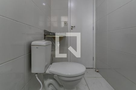 Banheiro de apartamento para alugar com 2 quartos, 55m² em Jundiapeba, Mogi das Cruzes