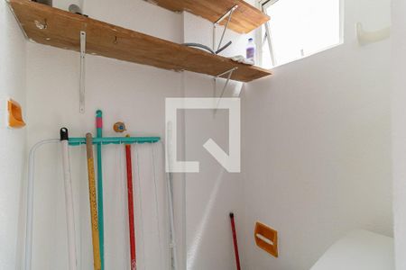 Apartamento para alugar com 68m², 2 quartos e 1 vaga Apartamento para alugar com 68m², 2 quartos e 1 vagaBanheiro de Serviço