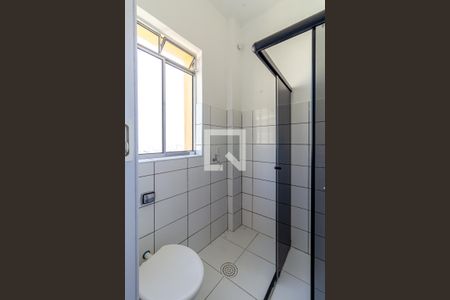 Banheiro de kitnet/studio para alugar com 1 quarto, 48m² em República, São Paulo