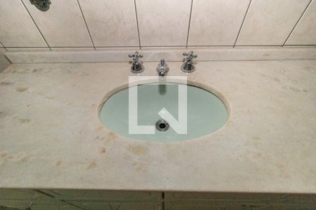 Apartamento à venda com 82m², 2 quartos e sem vagaBanheiro