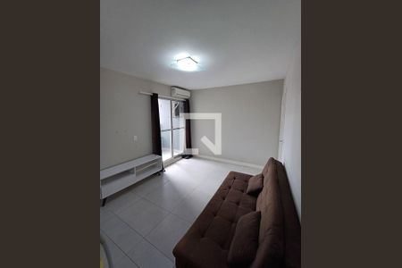 Sala de apartamento para alugar com 3 quartos, 67m² em Ipiranga, São José