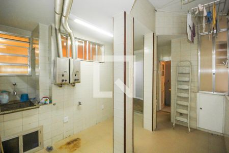 Apartamento à venda com 220m², 4 quartos e 1 vagaÁrea de Serviço