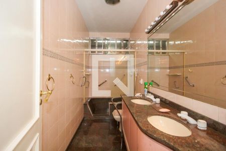 Apartamento à venda com 220m², 4 quartos e 1 vagaBanheiro  - Suite 