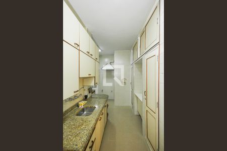 Apartamento à venda com 220m², 4 quartos e 1 vagaCozinha 