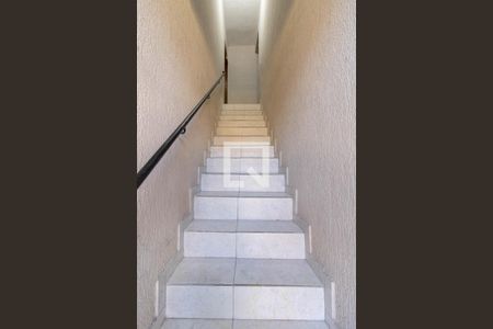 Casa à venda com 360m², 2 quartos e sem vaga Casa à venda com 360m², 2 quartos e sem vagaEscada