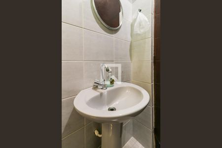 Casa à venda com 165m², 3 quartos e 2 vagas Casa à venda com 165m², 3 quartos e 2 vagasÁrea de Serviço - Banheiro