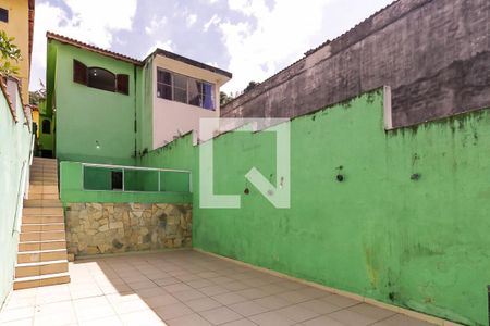 Casa à venda com 165m², 3 quartos e 2 vagas Casa à venda com 165m², 3 quartos e 2 vagasQuintal