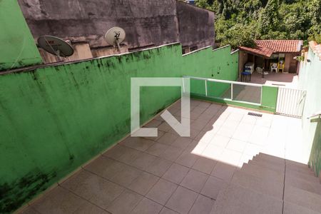 Casa à venda com 165m², 3 quartos e 2 vagas Casa à venda com 165m², 3 quartos e 2 vagasQuintal