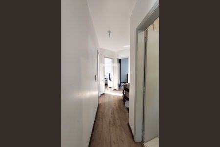 Casa à venda com 210m², 4 quartos e 2 vagas Casa à venda com 210m², 4 quartos e 2 vagasCorredor