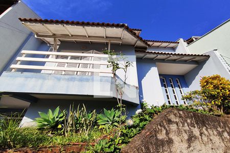 Casa à venda com 210m², 4 quartos e 2 vagas Casa à venda com 210m², 4 quartos e 2 vagasJardim
