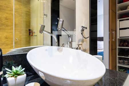 Apartamento à venda com 120m², 3 quartos e 2 vagasBanheiro quarto suíte