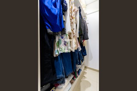 Apartamento à venda com 120m², 3 quartos e 2 vagasCloset quarto suíte